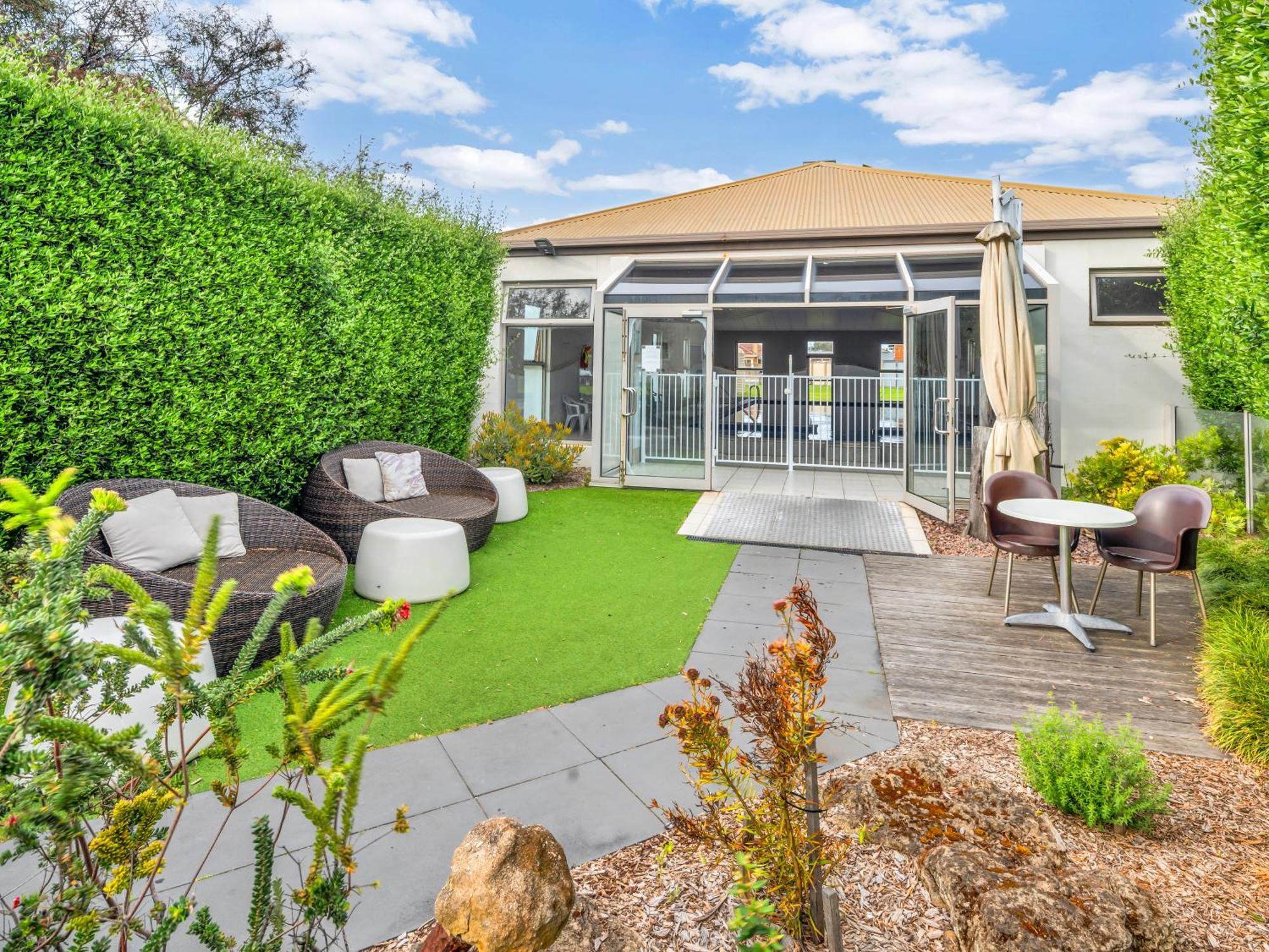 Big4 Ingenia Holidays Queenscliff Beacon Екстериор снимка