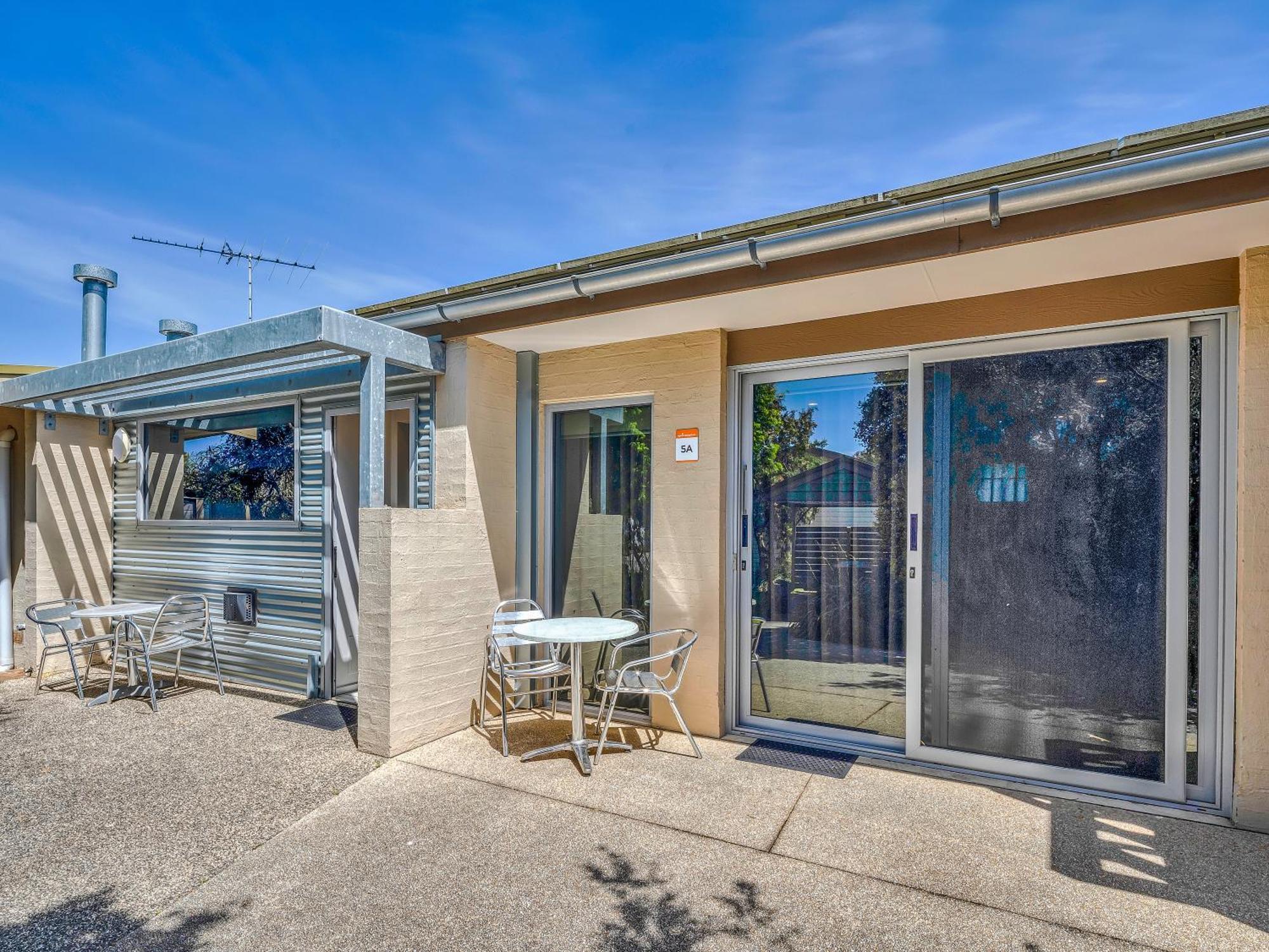 Big4 Ingenia Holidays Queenscliff Beacon Екстериор снимка